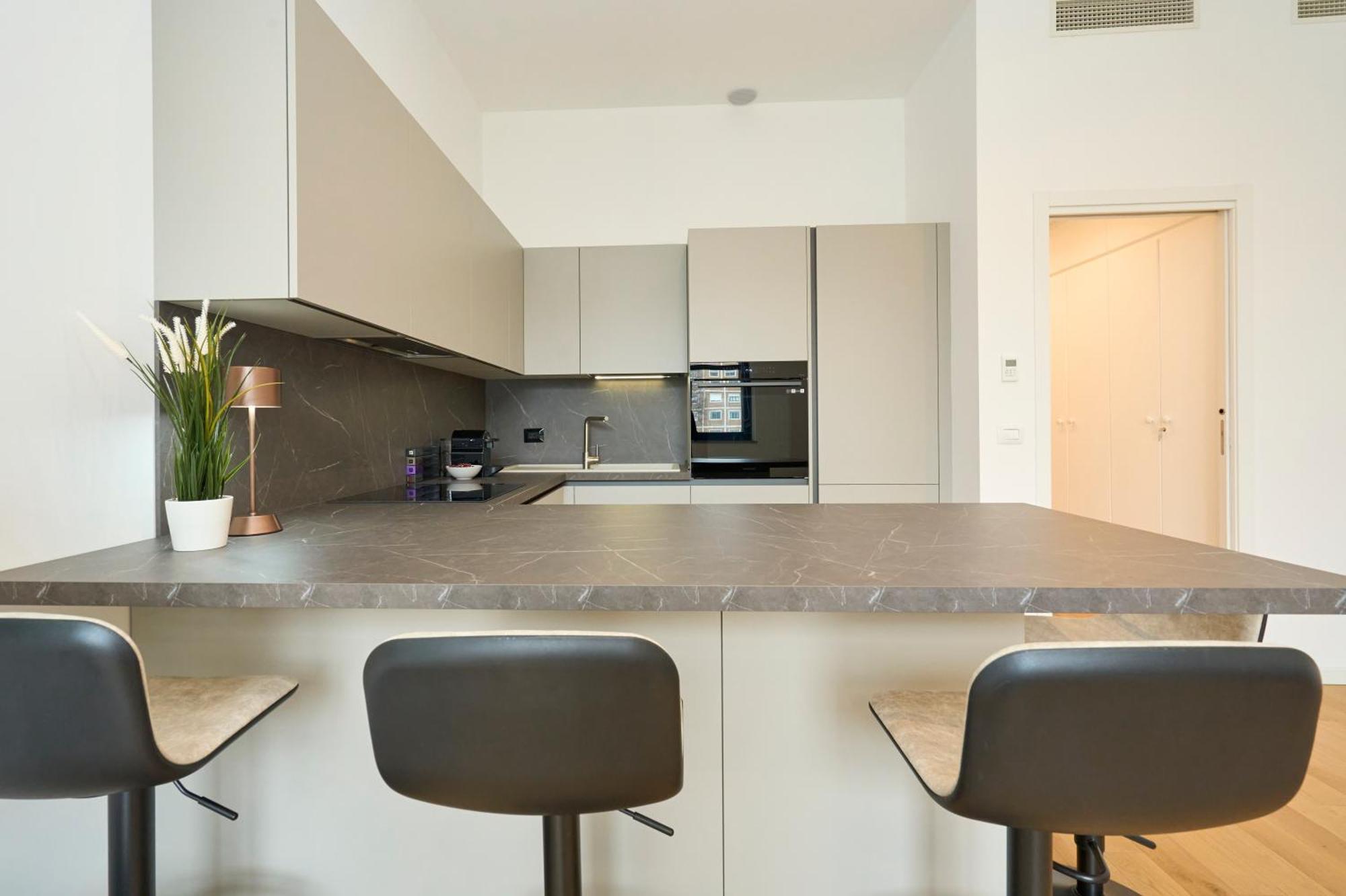 Luxury Design Suite - 20 Minutes From Duomo-Navigli มิลาน ภายนอก รูปภาพ